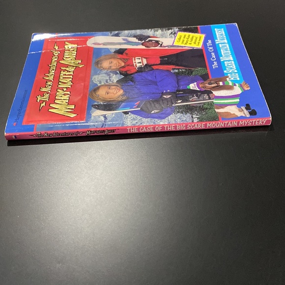 The New Adventures of Mary-Kate & Ashley #14: The Big Scare Mountain Mystery - Picture 3 of 6